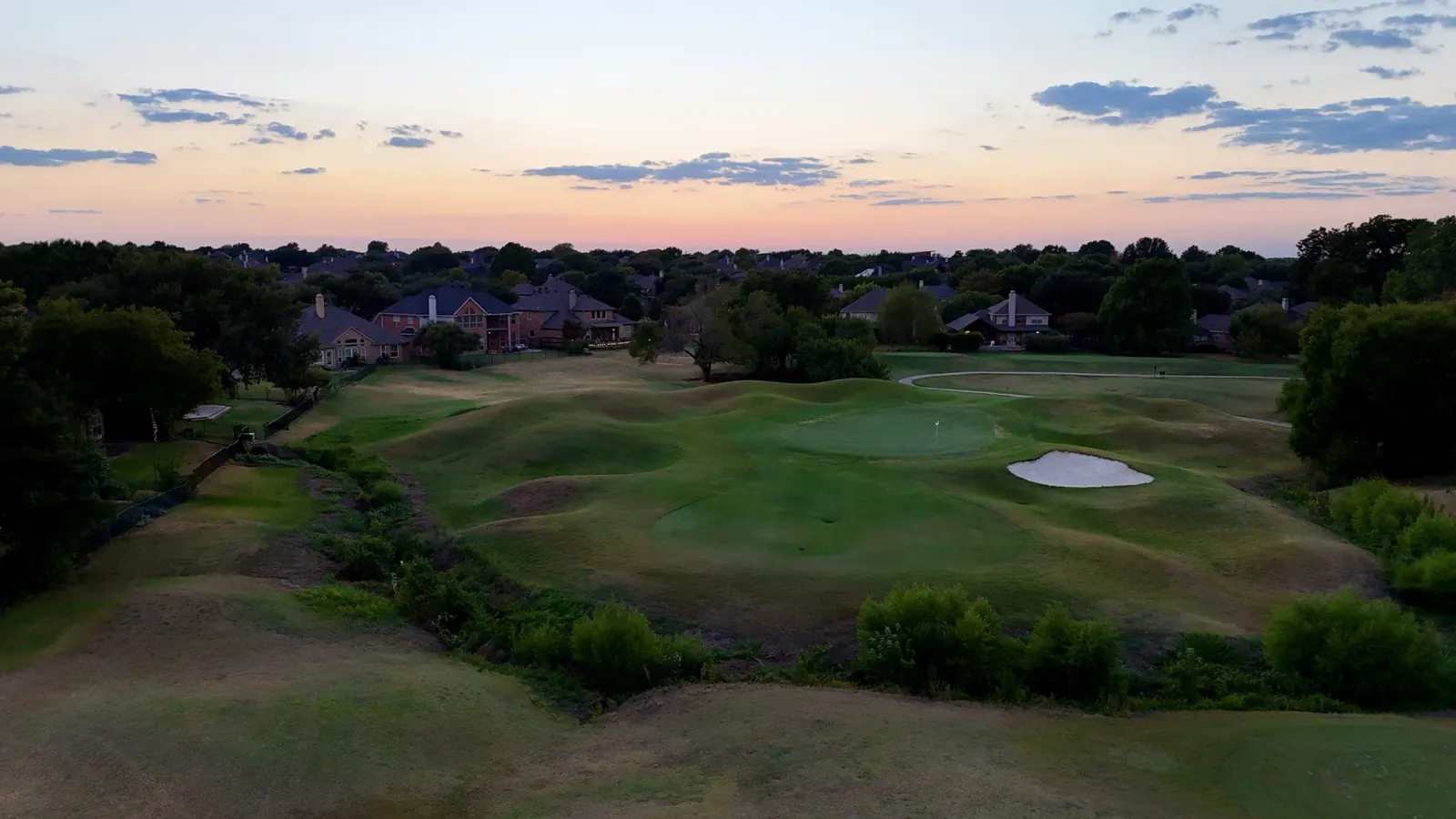 Blue hour on the green