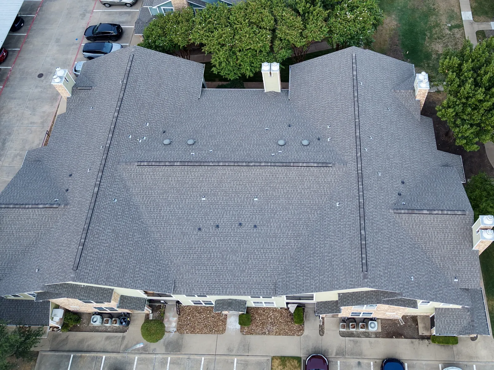 Apartment roof, straight down